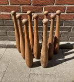 9 Antiek houten kegels, Ophalen