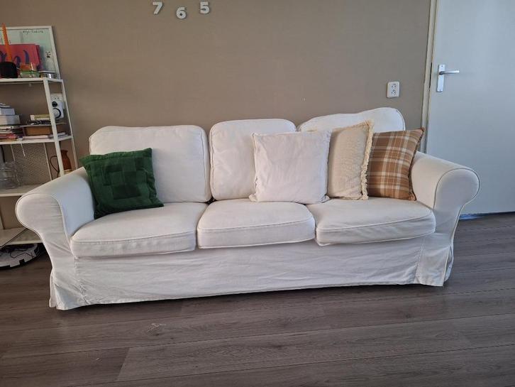 Ektorp ikea Bank 3-zits wit (70 euro), Huis en Inrichting, Banken | Bankstellen, Gebruikt, Rechte bank, Driepersoons, 200 tot 250 cm