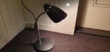 te koop zwarte tafellamp met veer 30 cm hoog beschikbaar voor biedingen