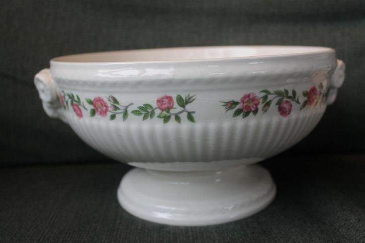 Wedgewood dekschaal Rosalind. Barlaston of Etruria, Huis en Inrichting, Keuken | Servies, Zo goed als nieuw, Schaal of Schalen
