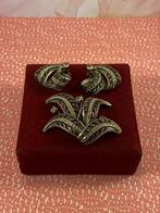 Antieke sieradenset, broche en oorclips, Ophalen of Verzenden, Overige materialen, Broche