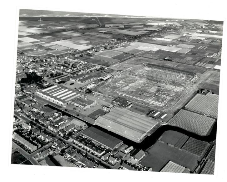 Oude luchtfoto Veiling ’s-Gravenzande - 31.08.1971, Verzamelen, Foto's en Prenten, Zo goed als nieuw, Foto, Gebouw, 1960 tot 1980