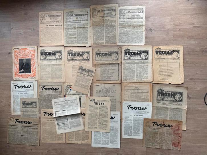 26 verzetskranten; Trouw, Maintiendrai, Vrij Nederland, Verzamelen, Militaria | Tweede Wereldoorlog, Overige soorten, Boek of Tijdschrift