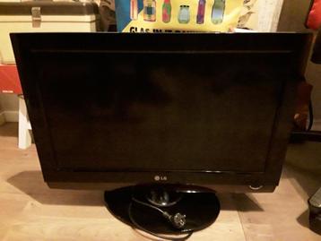 LG televisie met dvd  beschikbaar voor biedingen