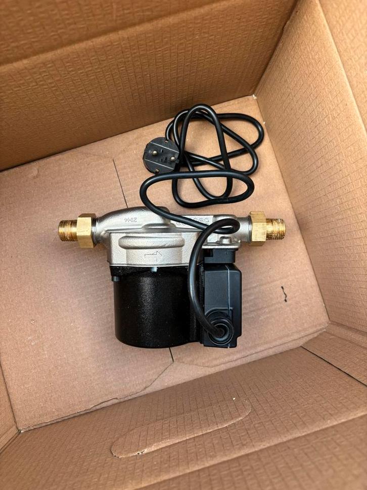 Grundfos UPA 15-90 Drukverhogingspomp, nieuw, Tuin en Terras, Waterpompen, Gebruikt, Elektrisch, Voorzetpomp, Ophalen of Verzenden