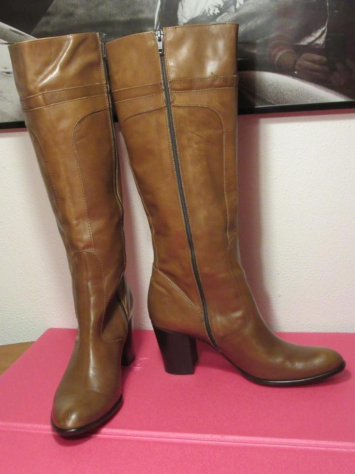 Nieuwe leren cognac kleurige laarzen maat 39, Kleding | Dames, Schoenen, Nieuw, Hoge laarzen, Overige kleuren, Ophalen of Verzenden