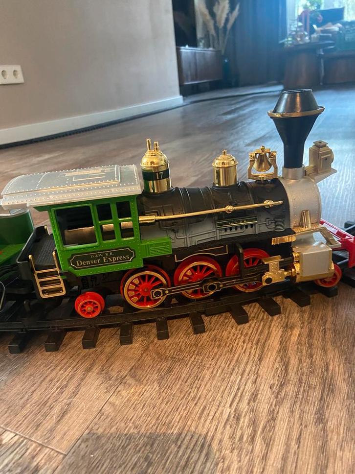 Extralarge express trein met extra 5 meter rails 60 euro, Hobby en Vrije tijd, Modeltreinen | Overige schalen, Zo goed als nieuw