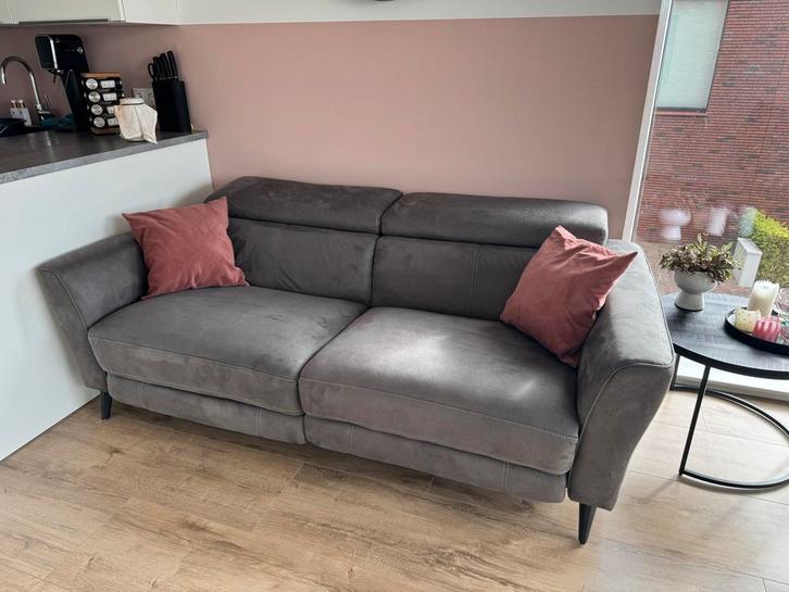 Elektrische 2,5 zits bank in perfecte staat!, Huis en Inrichting, Banken | Sofa's en Chaises Longues, Zo goed als nieuw, Tweepersoons
