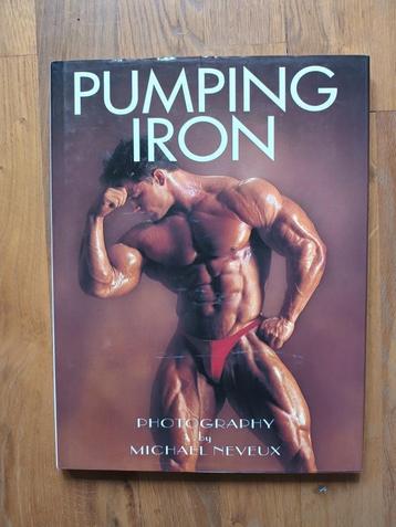 Fotoboek Pumping Iron Body building beschikbaar voor biedingen