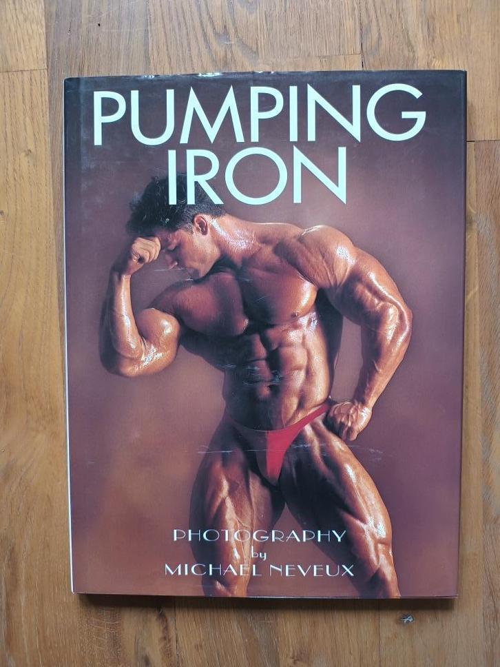 Fotoboek Pumping Iron Body building, Boeken, Hobby en Vrije tijd, Zo goed als nieuw, Overige onderwerpen, Ophalen of Verzenden