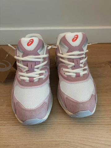 ASICS Gel NYC Lichtroze - Maat 41,5 (valt klein) beschikbaar voor biedingen