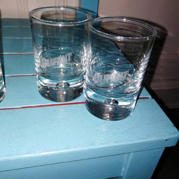 Olifant jenever borrelglaasjes 2 stuks, Verzamelen, Glas en Borrelglaasjes, Gebruikt, Borrel- of Shotglas, Ophalen