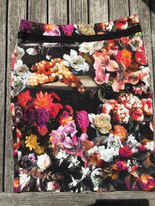 Rok met bloemen van Apanage, maat 40, nieuw, Kleding | Dames, Rokken, Zo goed als nieuw, Maat 38/40 (M), Zwart, Verzenden