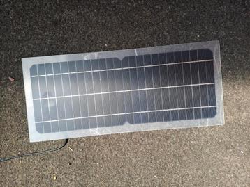 Te koop zonnepaneel 12 volt beschikbaar voor biedingen