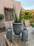 2 mooie grijze kruiken en 1 Brynxz pot met groene plant., Huis en Inrichting, Ophalen, Steen, Overige kleuren, Zo goed als nieuw