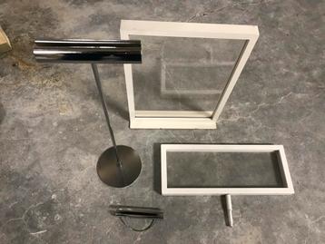 Kaders/ Standaards/ display/glasplaat á beschikbaar voor biedingen