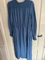 Leuke jeansblauwe jurk, Kleding | Dames, Jurken, Blauw, Maat 42/44 (L), Ophalen of Verzenden, Onder de knie