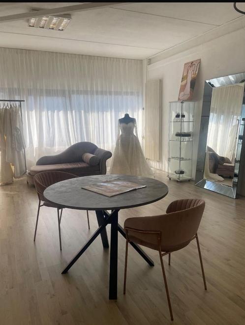 Bruidsjurken met inboedel, Kleding | Dames, Trouwkleding en Trouwaccessoires, Zo goed als nieuw, Accessoires, Zwart, Ophalen of Verzenden
