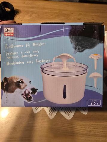 Waterfontein dieren. Nog nieuw in de verpakking beschikbaar voor biedingen