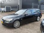 BMW 5 Serie Touring 523i Business Line Automaat 18'' L.M.V N, Automaat, 2497 cc, Zwart, Grijs
