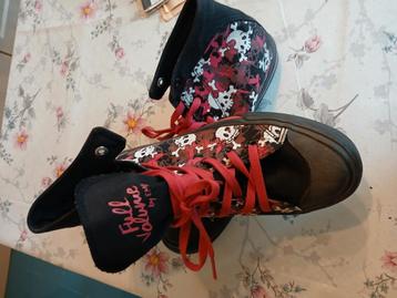 emp gympen 40 skul n bones beschikbaar voor biedingen