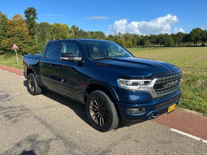 Dodge RAM 1500 5.7 V8 4 x 4  Crew Cab Limeted  18630 km!, Auto's, Bestelauto's, Bedrijf, 360° camera, 4x4, ABS, Achteruitrijcamera