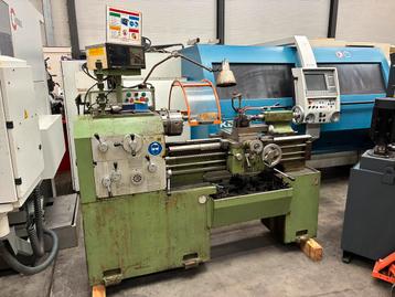 Draaibank 800 tdc met digitaal en vele toebehoren beschikbaar voor biedingen