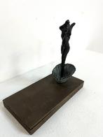 Bronzen, messing sculptuur, gesigneerd Leo van Vegchel 1998, Ophalen of Verzenden