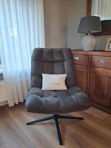MOET WEG! Wood fauteuil ALS NIEUW Grijs beschikbaar voor biedingen