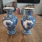 Twee Delfts blauwe vaasjes, Ophalen of Verzenden