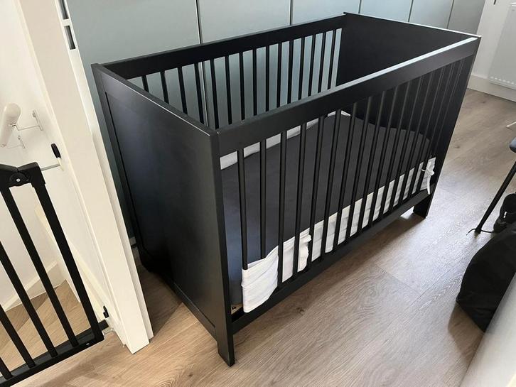 Europe Baby Vittoria III Babybed Zwart 60 x 120 cm + matras, Kinderen en Baby's, Babywiegjes en Ledikanten, Zo goed als nieuw