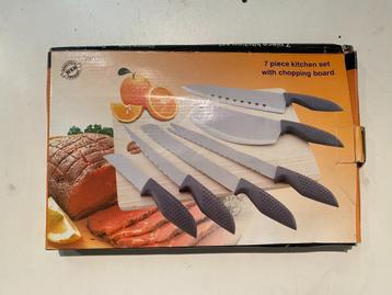 7 delige messenset beschikbaar voor biedingen