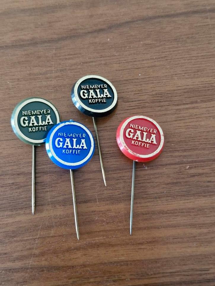 Sp 582 Niemeyer Gala Koffie Pins - Vintage Collectibles, Antiek en Kunst, Antiek | Overige Antiek, Ophalen of Verzenden