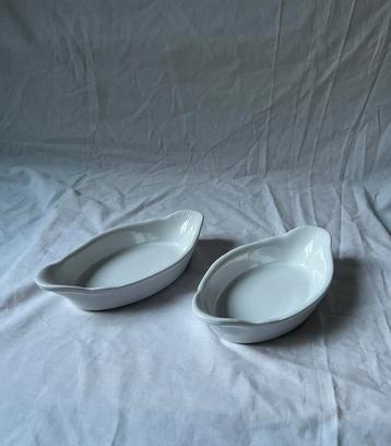 Set van 2 vintage witte porseleinen ovenschaaltjes | 21cm beschikbaar voor biedingen