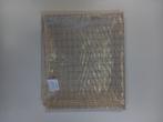 Lap stof: goud / beige ruit - goudbrokaat - 110x255 cm, Overige materialen, Overige kleuren, Ophalen of Verzenden, 30 tot 120 cm