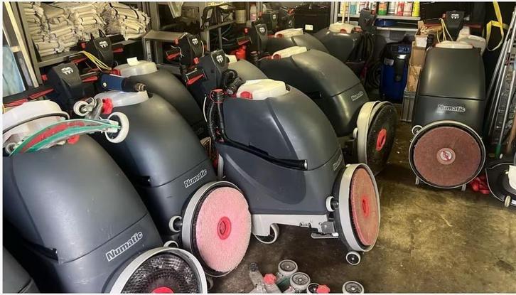 Numatic TGB 3045 & 4045 in top staat schrobmachine op accu, Doe-het-zelf en Verbouw, Reinigingsmachines, Zo goed als nieuw, Schrobmachine