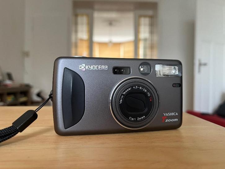 Yashica T Zoom, Audio, Tv en Foto, Fotocamera's Analoog, Zo goed als nieuw, Compact, Overige Merken, Ophalen of Verzenden
