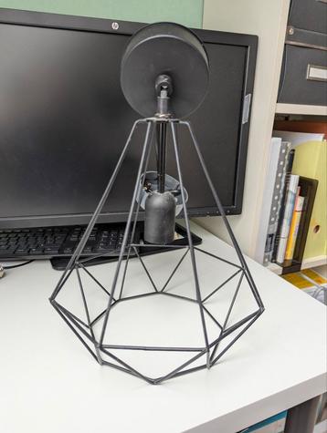 Industriële hanglamp. Draadstaal. Als koopje over te nemen! beschikbaar voor biedingen