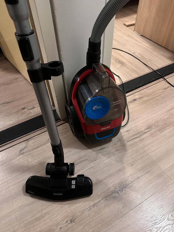 vacuum, Witgoed en Apparatuur, Stofzuigers, Zo goed als nieuw, Stofzuiger, Reservoir, Ophalen