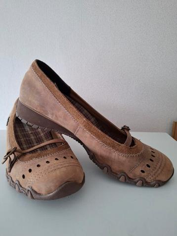 Skechers schoenen. Maat 39. Lichtbruin. Zo
goed als nieuw. beschikbaar voor biedingen