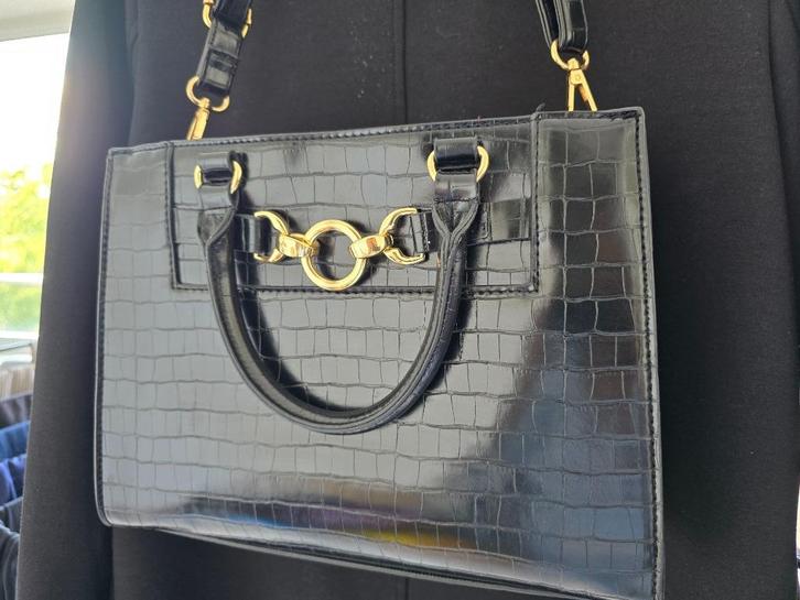 Zwart leren tas met krokodillenprint en goudkleurige, Sieraden, Tassen en Uiterlijk, Tassen | Damestassen, Nieuw, Handtas, Zwart