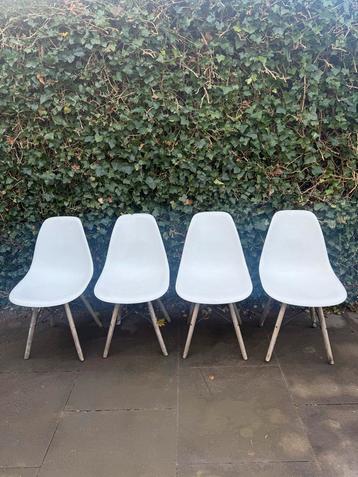 Gratis! 4 Stoelen voor de Liefhebber