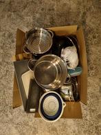 2 dozen met potten/pannen en keukengerei, Huis en Inrichting, Keuken | Potten en Pannen, Ophalen, Zo goed als nieuw, Pannenset