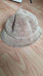 Bucket hat fluffy bont, Ophalen of Verzenden, Zo goed als nieuw, One size fits all