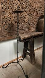 Oude Smeedijzeren vloer kandelaar (80) sober sleets Brocante, Ophalen of Verzenden