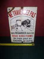 emaille bord spoorweg SNCF 'un train peut en cacher un autre, Verzamelen, Spoorwegen en Tramwegen, Ophalen, Gebruikt, Trein, Overige typen