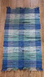 Alternatief blauw geknoopt vloerkleed 68x125cm, Huis en Inrichting, Stoffering | Tapijten en Kleden, Ophalen of Verzenden, Zo goed als nieuw