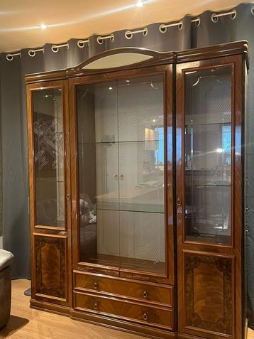 Vitrine Kast Klassiek! beschikbaar voor biedingen