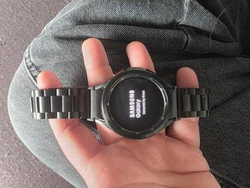 Samsung watch4 classic 46mm zwart beschikbaar voor biedingen