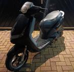 Peugeot new vivacity 2 takt met kenteken, Fietsen en Brommers, Ophalen, Tweetakt, Zo goed als nieuw, 50 cc